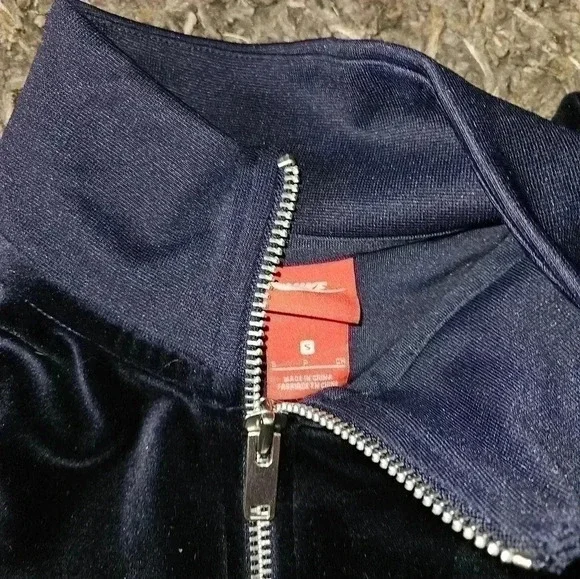 Nike velour adult small - Picture 3 of 4